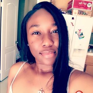 Meet your Posher, Carla